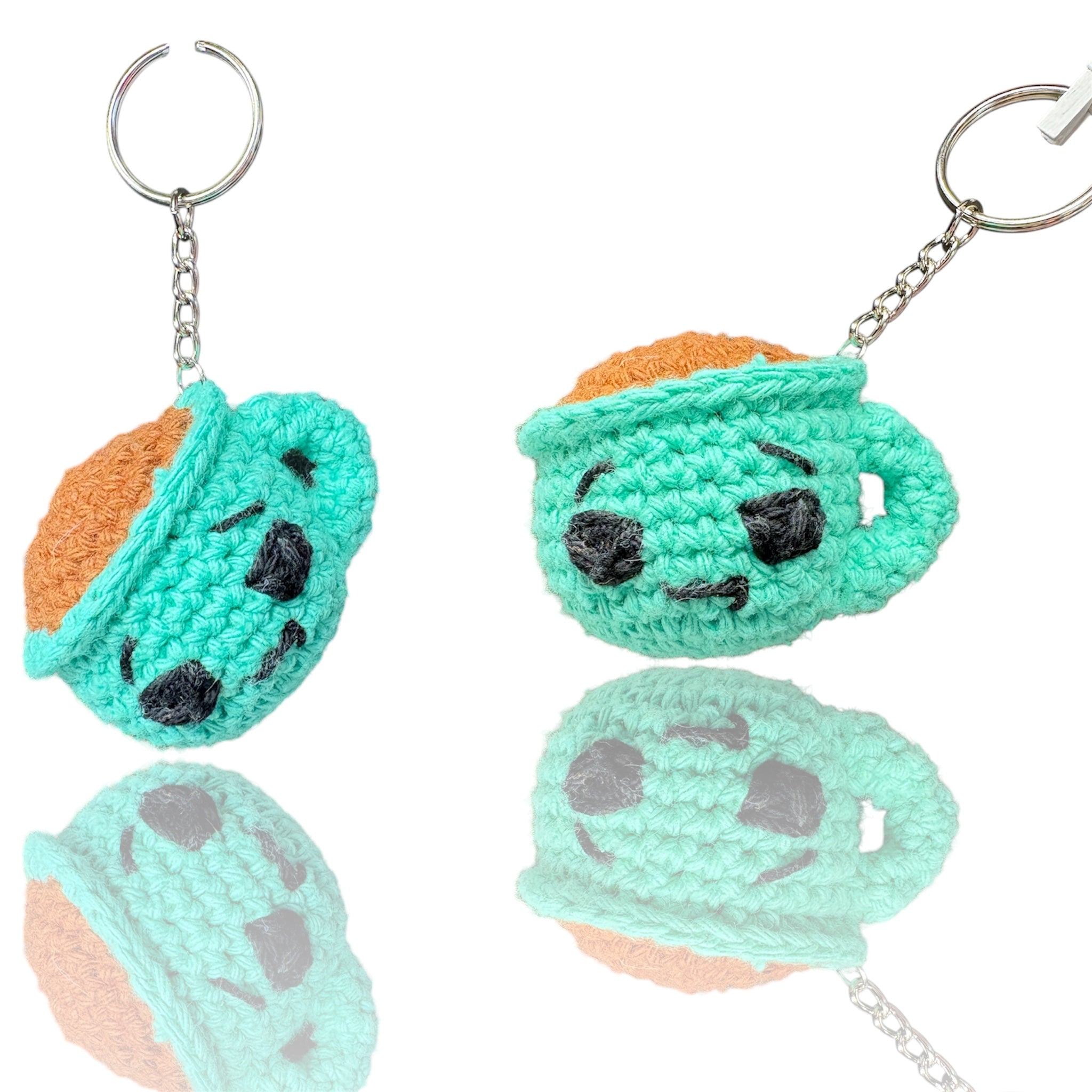 Porte-clé Tasse Turquoise en Crochet – Fait Main