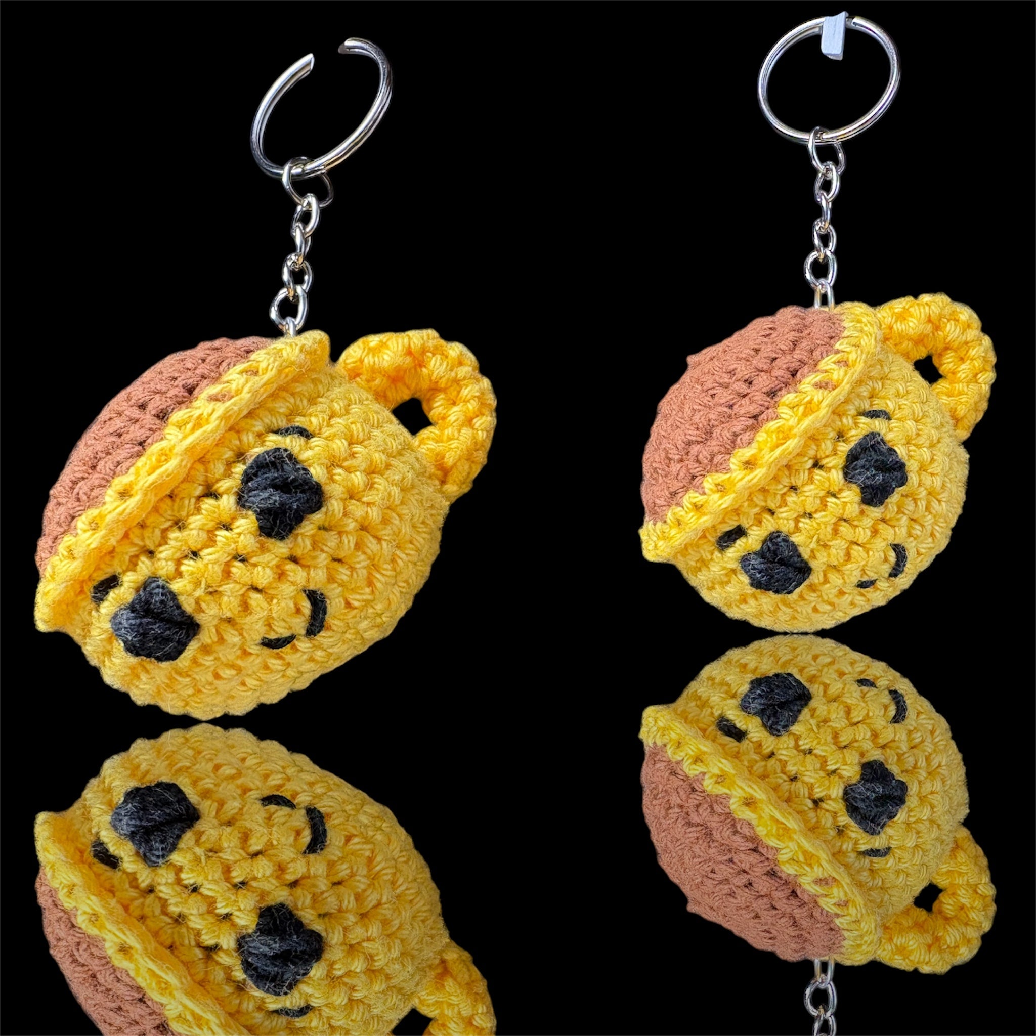 Porte-clé Tasse Jaune en Crochet – Fait Main